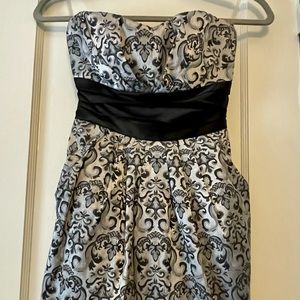 Speechless Silver Black Strapless Midi Dress Size 3 pockets, zippered back